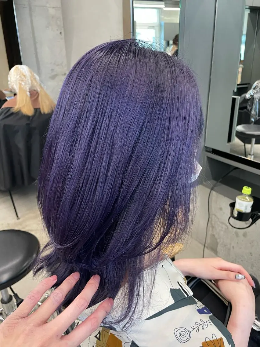 セミロング カラー インナーカラー 推し ブリーチ  髪質改善のヘアスタイル