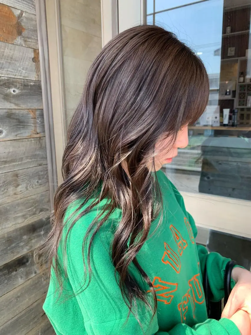 ロング カラー ベージュカラー オリーブベージュ カワサキ マホのヘアスタイル