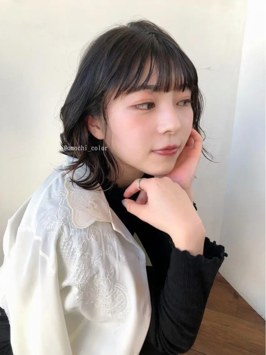 ミディアム カラー パーマ ヘアアレンジ メンズ キッズ ネイル マツエク・マツパ ミディアムパーマ メンズパーマ テラコッタ 外ハネヘア yukimi .のヘアスタイル