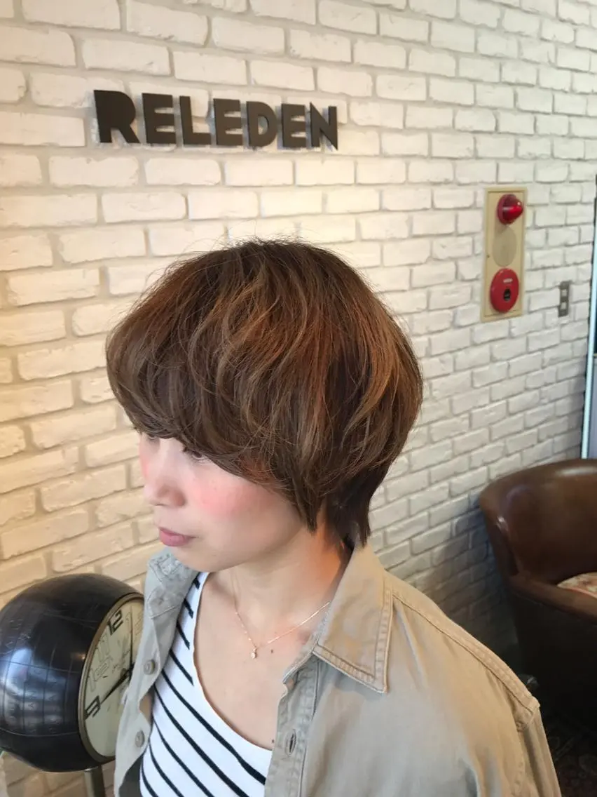 ショート カラー ハイライトカラー ハイライト 村上 真依子のヘアスタイル