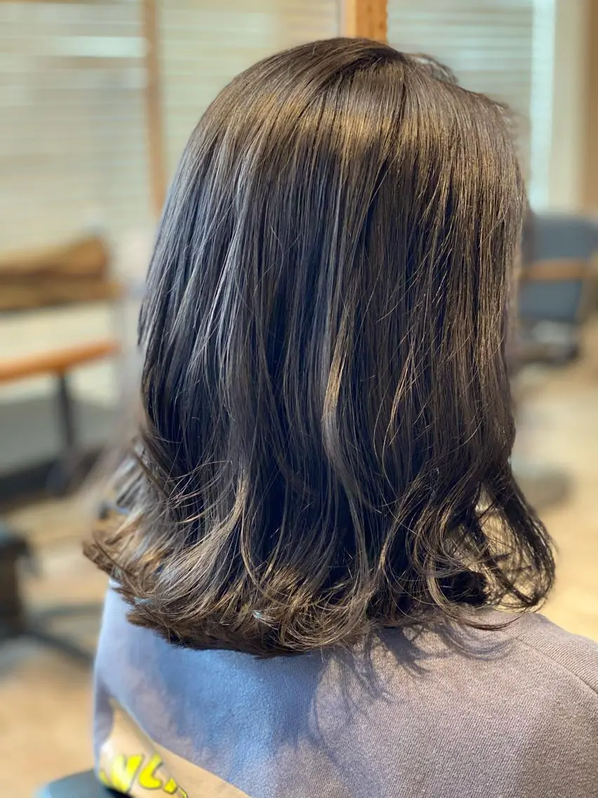 セミロング カラー 関口 友行のヘアスタイル