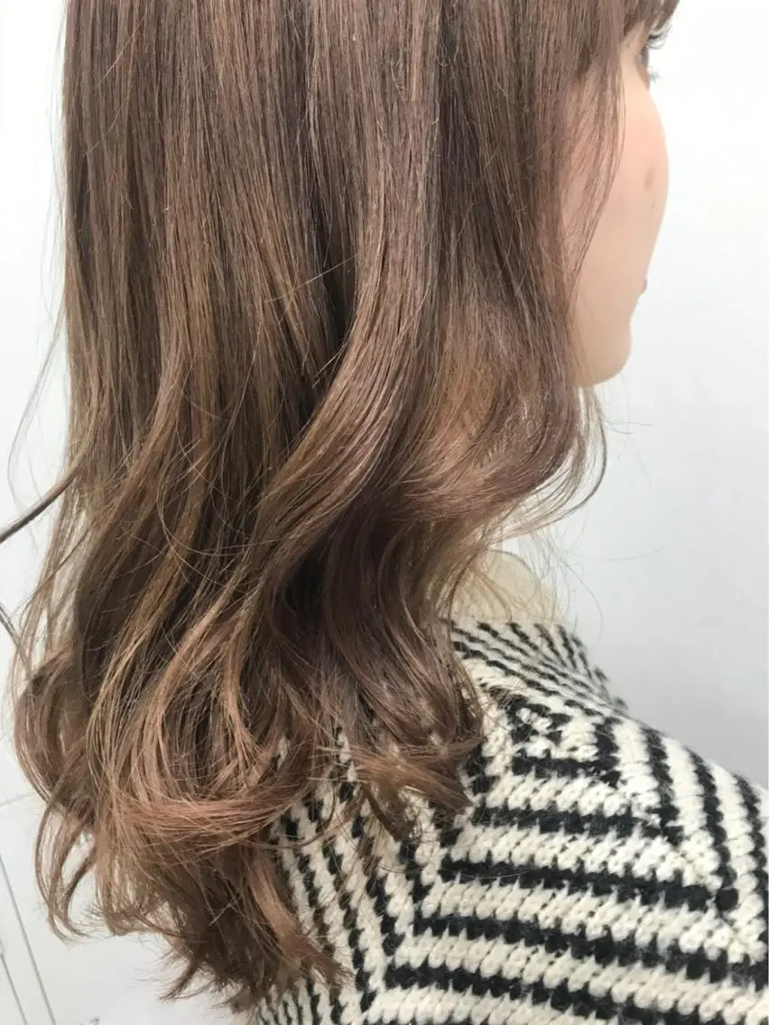 セミロング カラー 透明感カラー ハイライトカラー ハイライト 店長福島成美/髪質 改善縮毛矯正/カラーのヘアスタイル