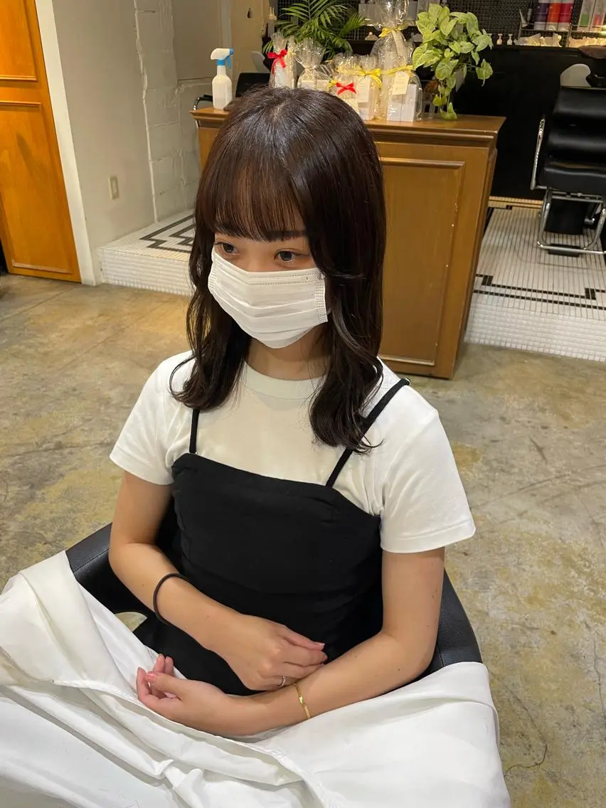 ミディアム カラー ブラウンカラー カット ヘアカラー トリートメント MIOベージュカラー 柔らかいカラーのヘアスタイル
