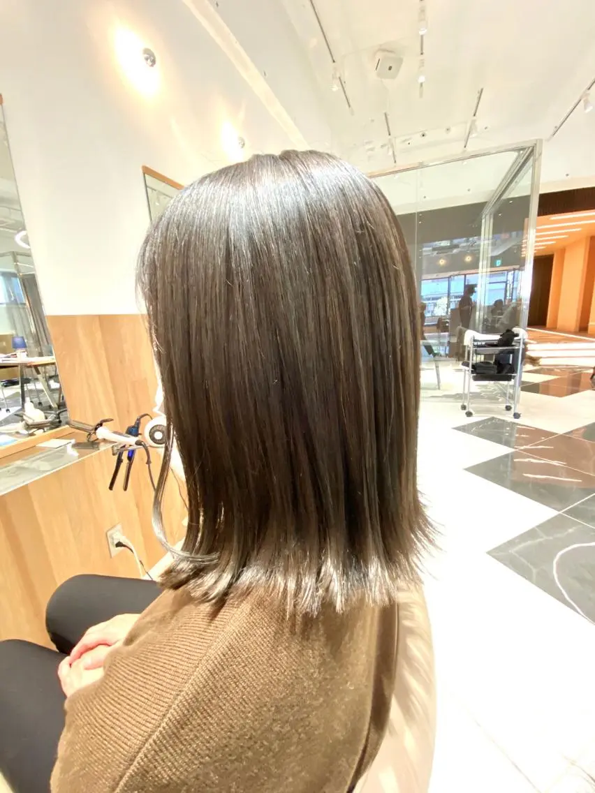 ミディアム カラー ベージュカラー ハイライトカラー ハイライト 外ハネヘア カット ヘアカラー トリートメント 谷合 貴志のヘアスタイル