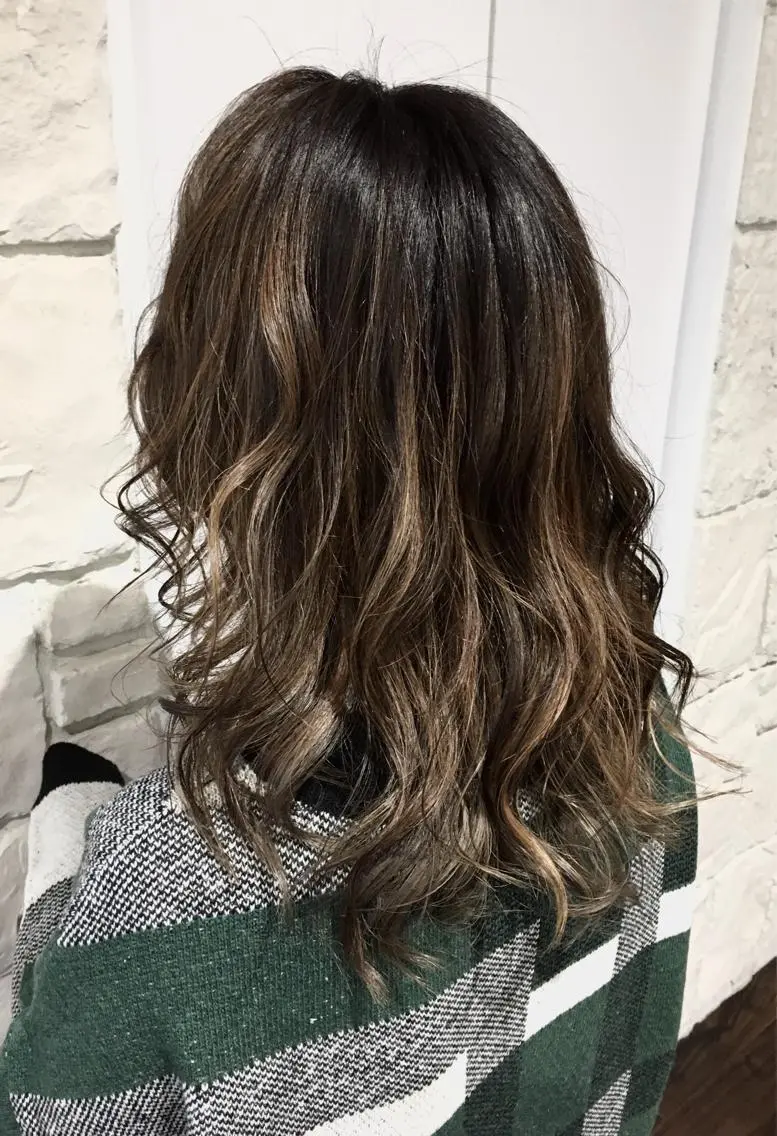 セミロング レイヤーカット 川合 勇気のヘアスタイル