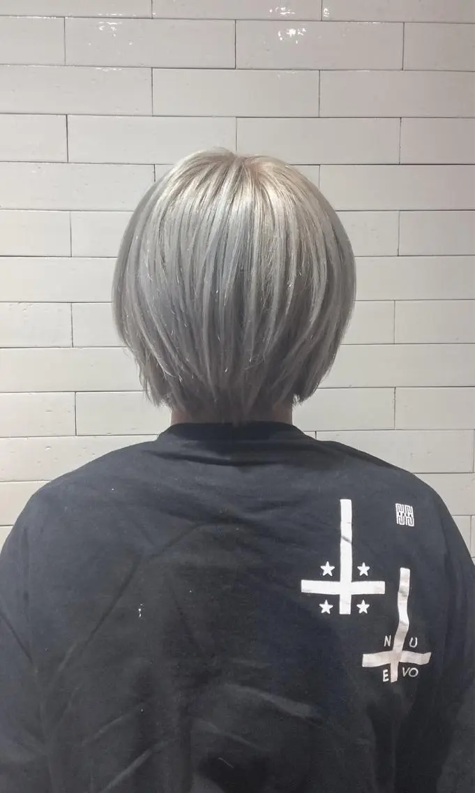 ショート カラー ブリーチ レイヤーカット× 髪質改善たもりのヘアスタイル
