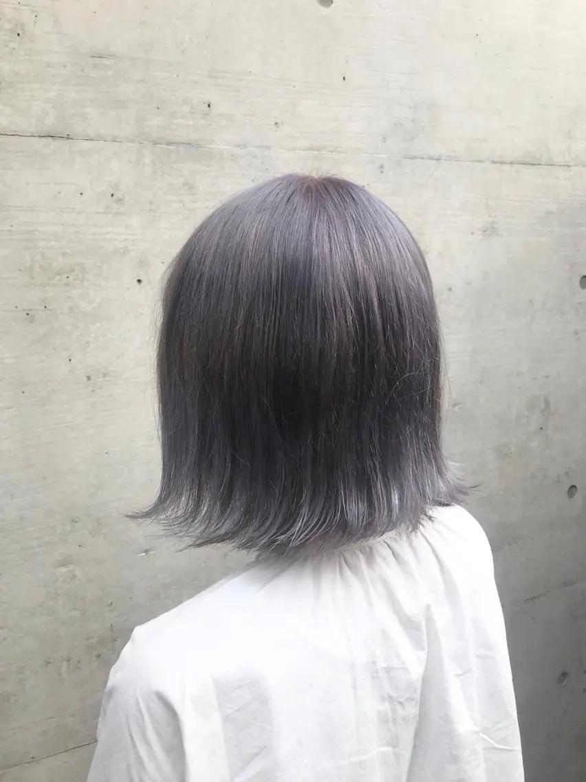 ミディアム カラー シルバー 色落ちまでキレイに！ ！女性サロンのヘアスタイル