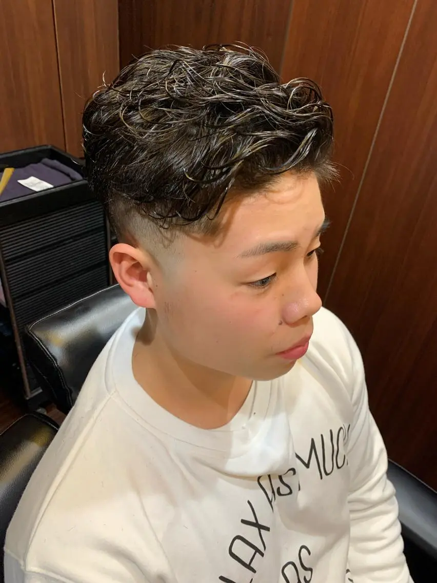 ショート パーマ メンズ 羽木 隆徒のヘアスタイル