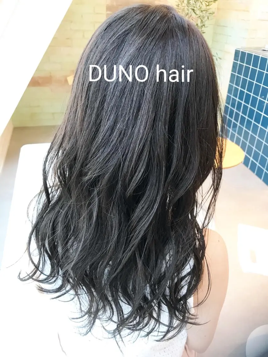 ロング アッシュ 村阪 由美子のヘアスタイル