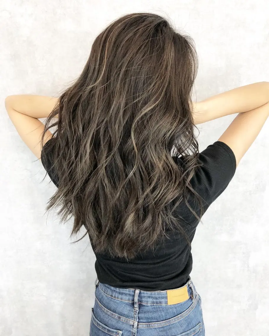 ロング カラー ハイライトカラー シルバー ハイライト レイヤーカット BLend 渋谷のヘアスタイル