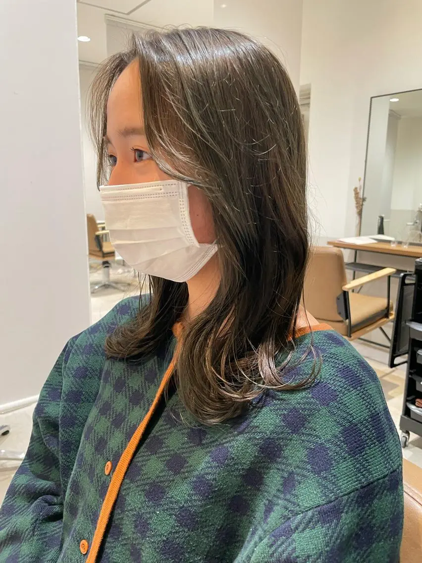 セミロング ヘアカラー トリートメント 髪質改善ストレー ト指名NO.1林駿希のヘアスタイル
