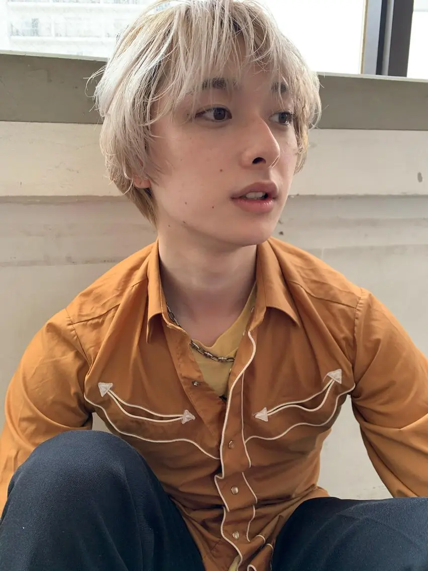 ショート カラー メンズ カット ヘアカラー トリートメント 💓パーマ，💗 レイヤーカットのヘアスタイル