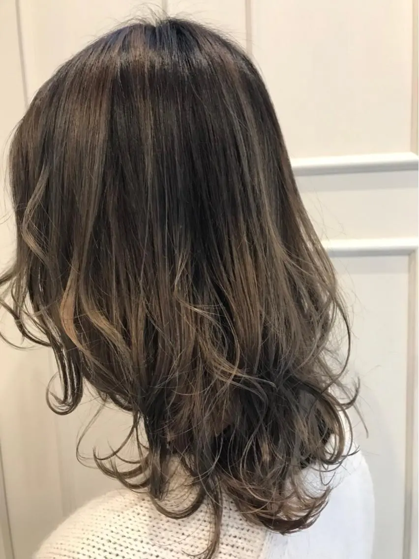 ミディアム カラー ベージュカラー グラデーションカラー Blanco Color&Careのヘアスタイル