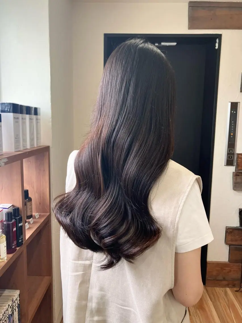 ロング ハイライト 髪質改善 トリートメント ヘアカラー 梅山 美侑のヘアスタイル