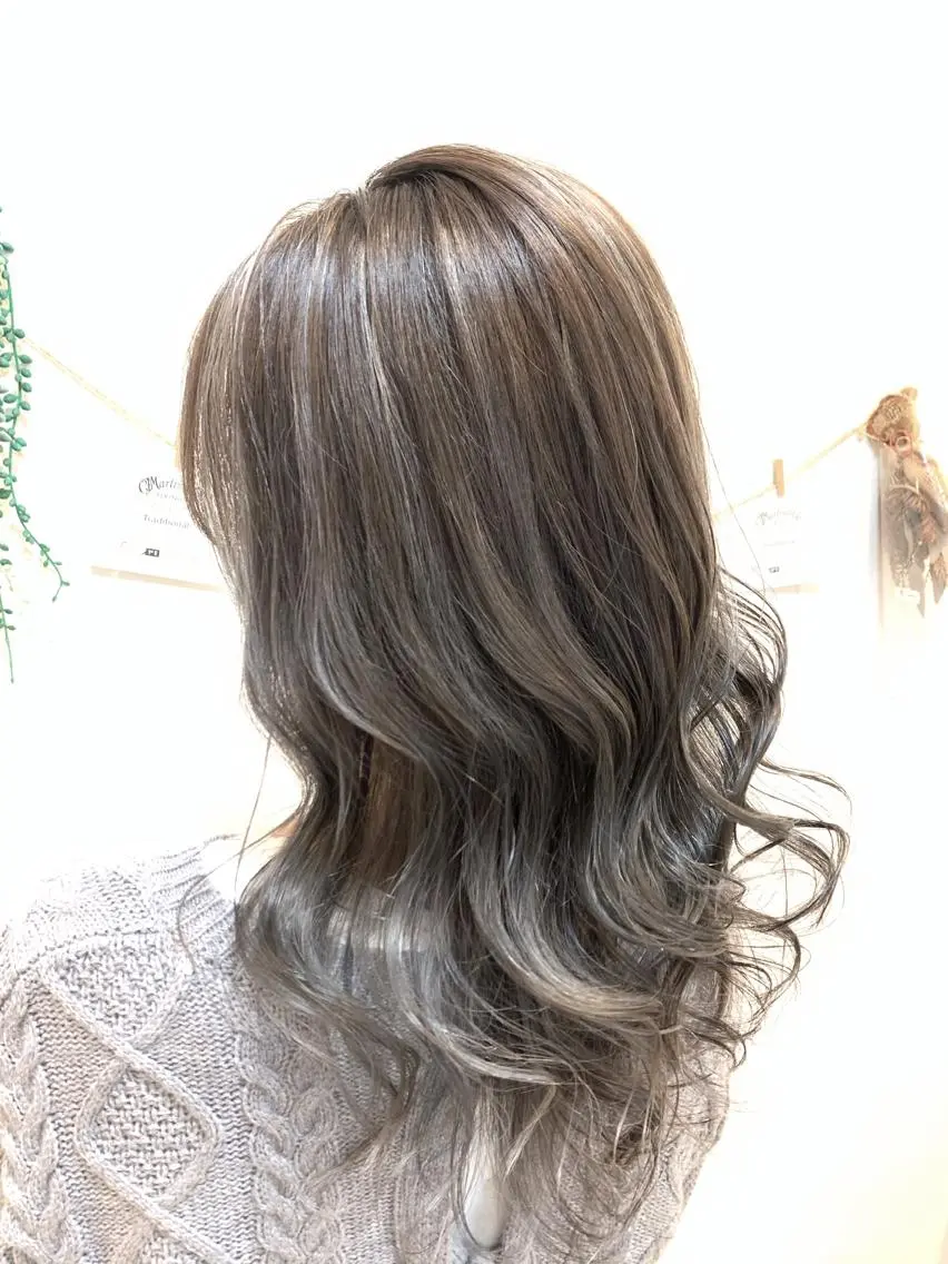 ロング カラー トレンドパーマ 加藤菜月のヘアスタイル