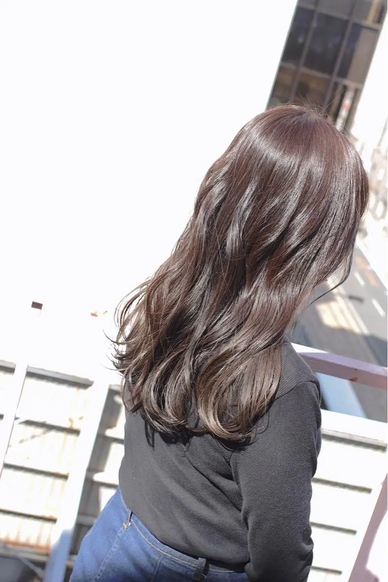 ロング カラー ベージュカラー グレージュ イルミナカラー カット ヘアカラー 土居 正季のヘアスタイル