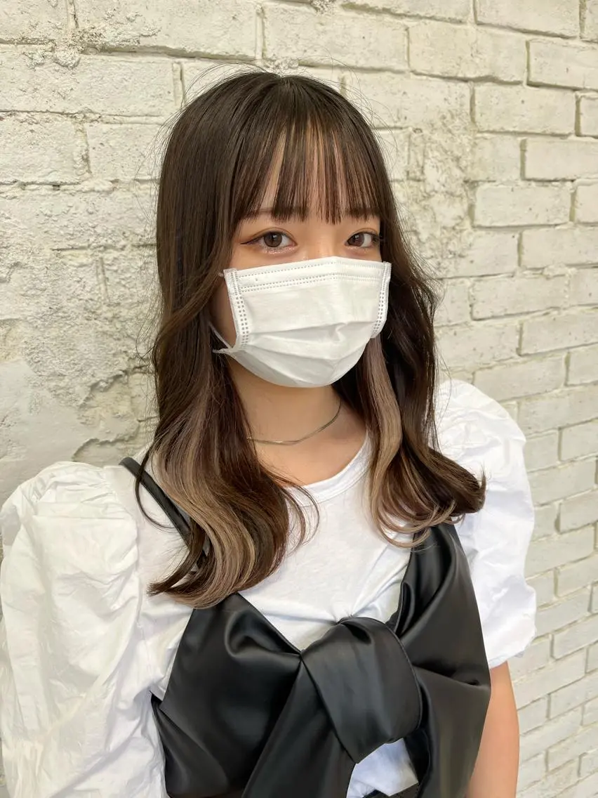 セミロング カット ヘアカラー トリートメント u n aのヘアスタイル