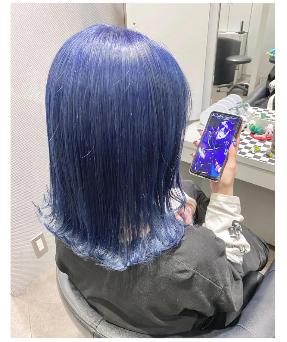 ショート カラー ネイビーカラー ヘアカラー TSUNO🦖 派手髪/オタク美容師のヘアスタイル