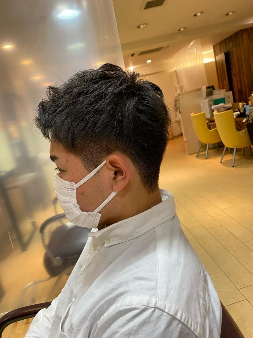 メンズ アップバング ツーブロック 刈り上げ 安藤 慎悟のヘアスタイル