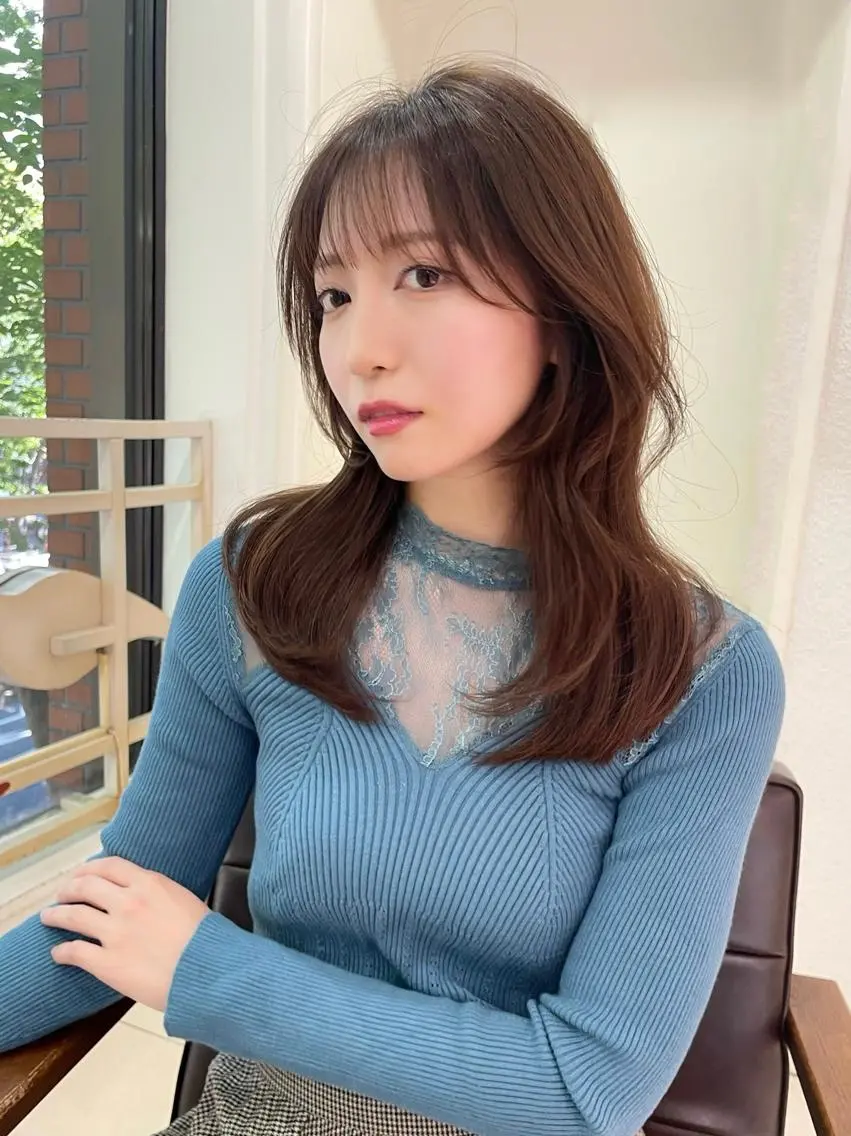 セミロング 勝又海音 まつげパーマ/カラーのヘアスタイル