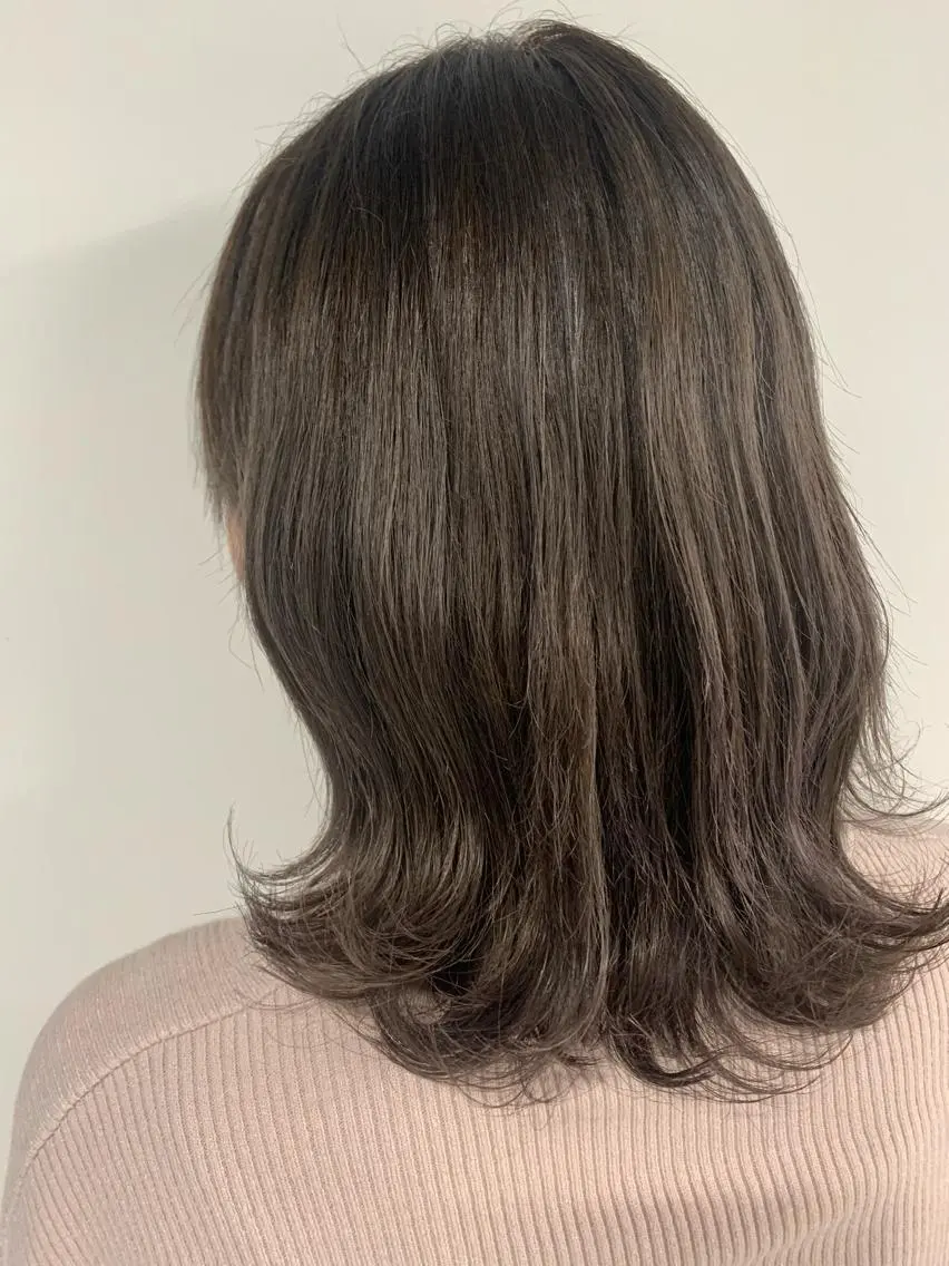 ミディアム 梅本 有希のヘアスタイル