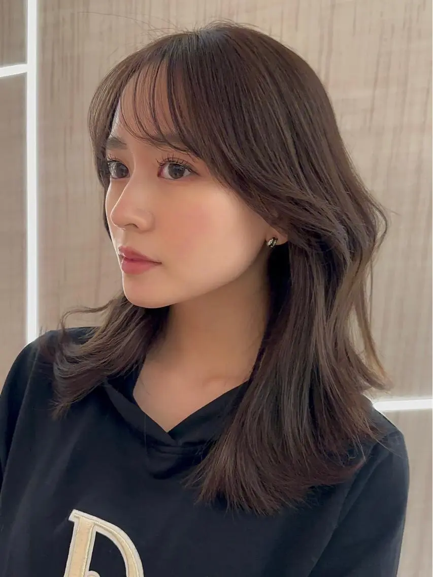 セミロング カラー エギョモリ 顔まわりレイヤー 顔周りカット ヨシンモリ 韓国風ヘア カット ヘアカラー トリートメント 顔周り特化/韓国ヘア /レイヤー/吉野幸大のヘアスタイル