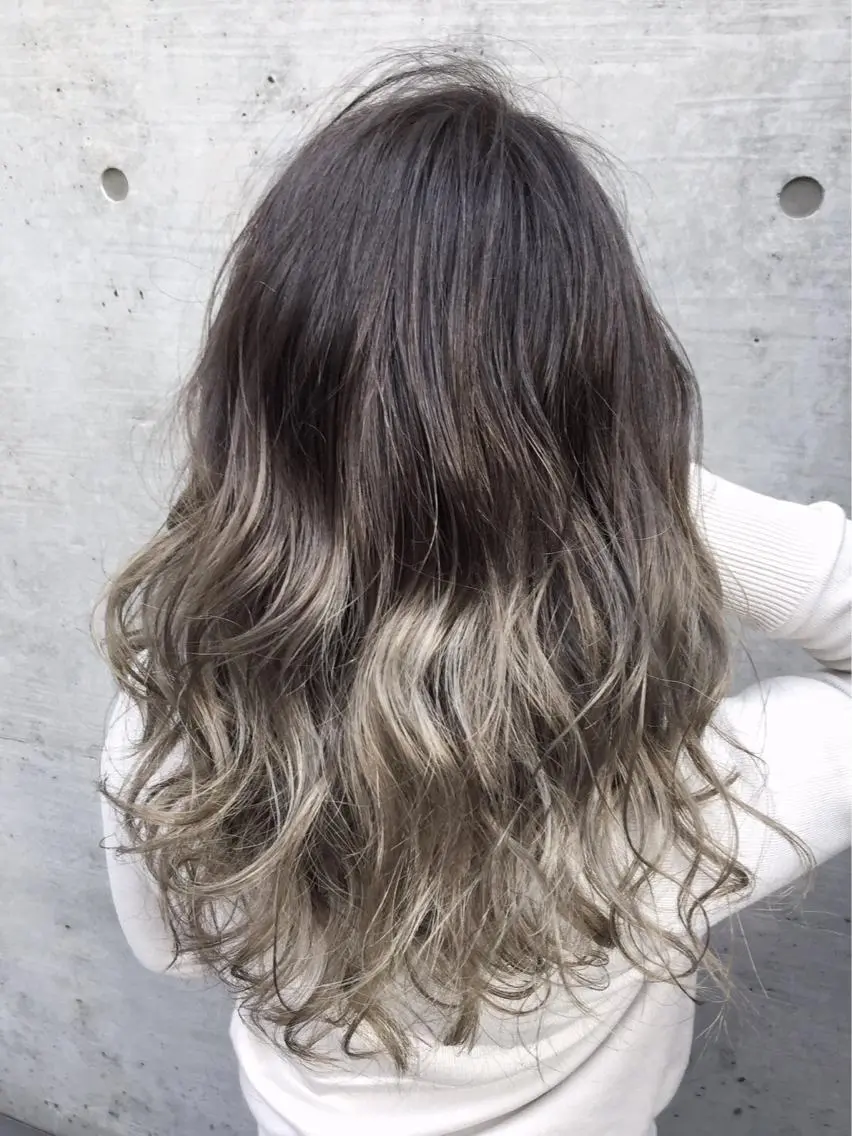 ロング カラー アッシュ グラデーションカラー 色落ちまでキレイに！ ！女性サロンのヘアスタイル