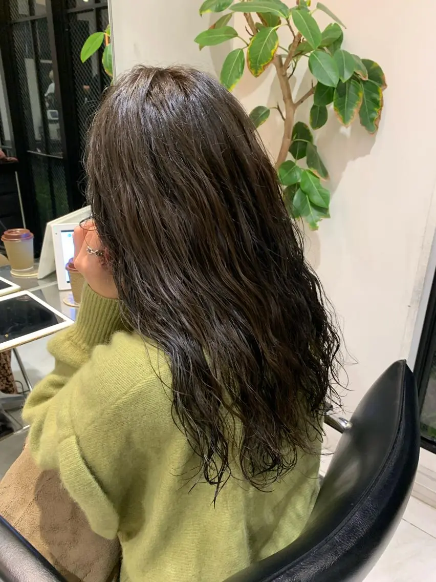 ミディアム カラー パーマ ミディアムパーマ チバ タクミのヘアスタイル