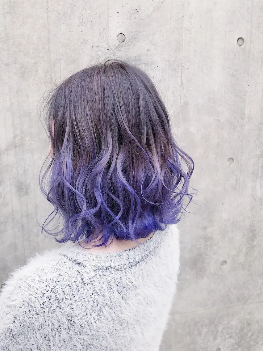 ミディアム カラー ヘアアレンジ メンズ キッズ ブルーカラー ブルーラベンダー ラベンダーカラー ヘアカラー トリートメント 💟Chloe原宿店 🩶ハイトーンのヘアスタイル