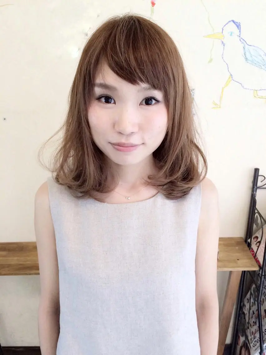 ミディアム カット ヘアカラー トリートメント pif designのヘアスタイル