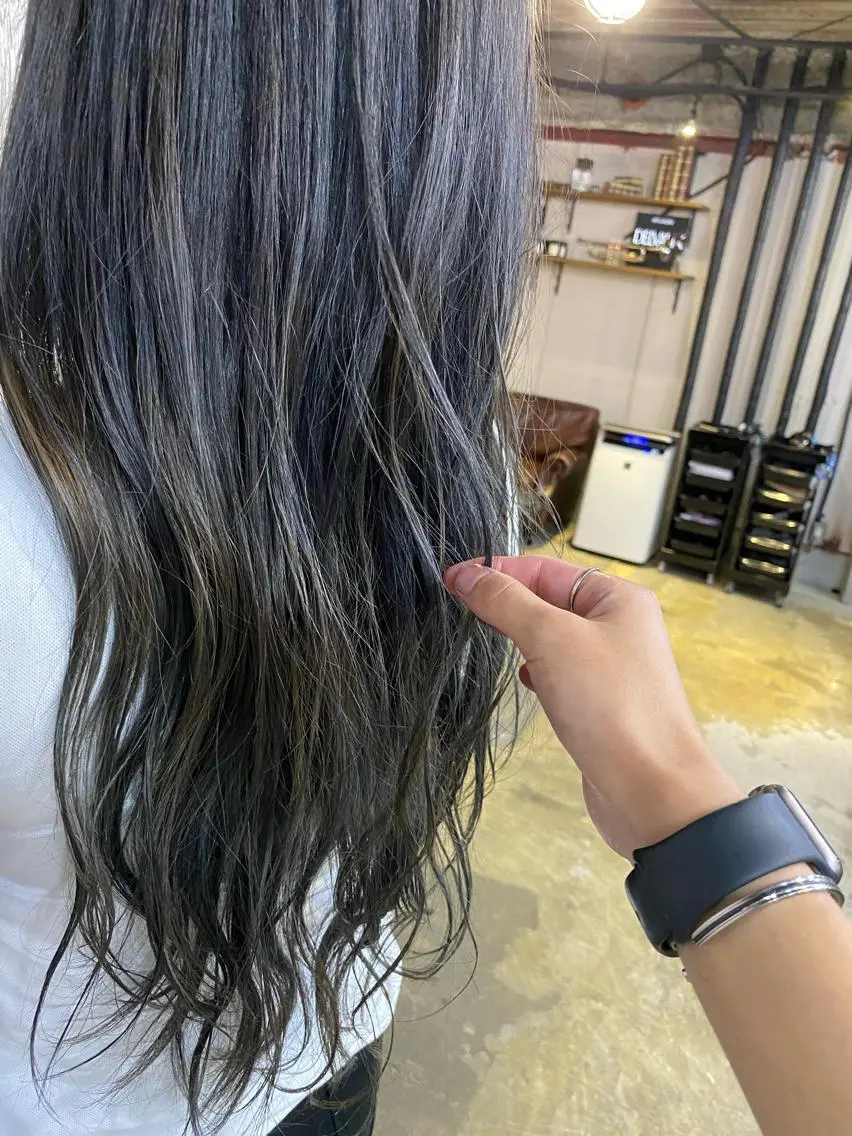 ロング カラー バレイヤージュ レイヤーカット 勝河 怜楊のヘアスタイル