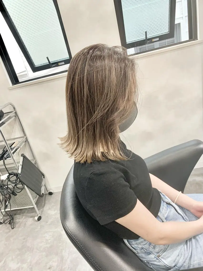 ミディアム カラー タニ ユウのヘアスタイル