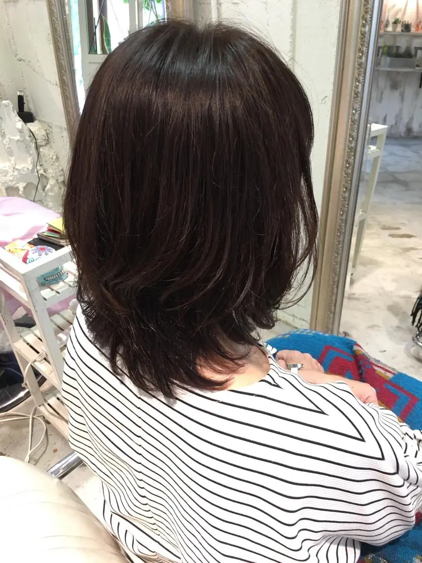 ミディアム カラー レイヤーカット ローレイヤー カット ヘアカラー トリートメント ヘッドスパ CALMHAIR 五十實淳のヘアスタイル
