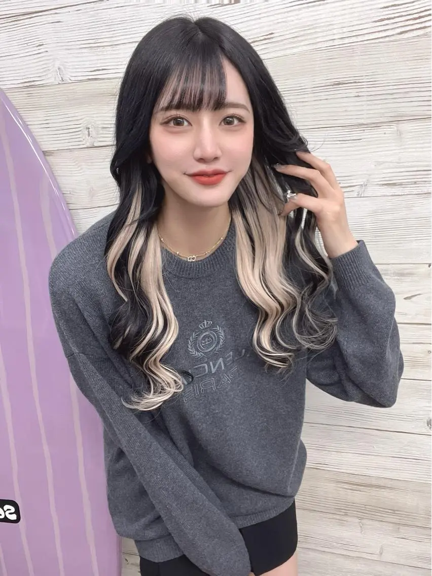 セミロング カラー ヘアアレンジ アイブロウ ショートボブ 編み込みエクステ シールエクステ セミロングパーマ バレイヤージュ LAVENDIA 初音のヘアスタイル