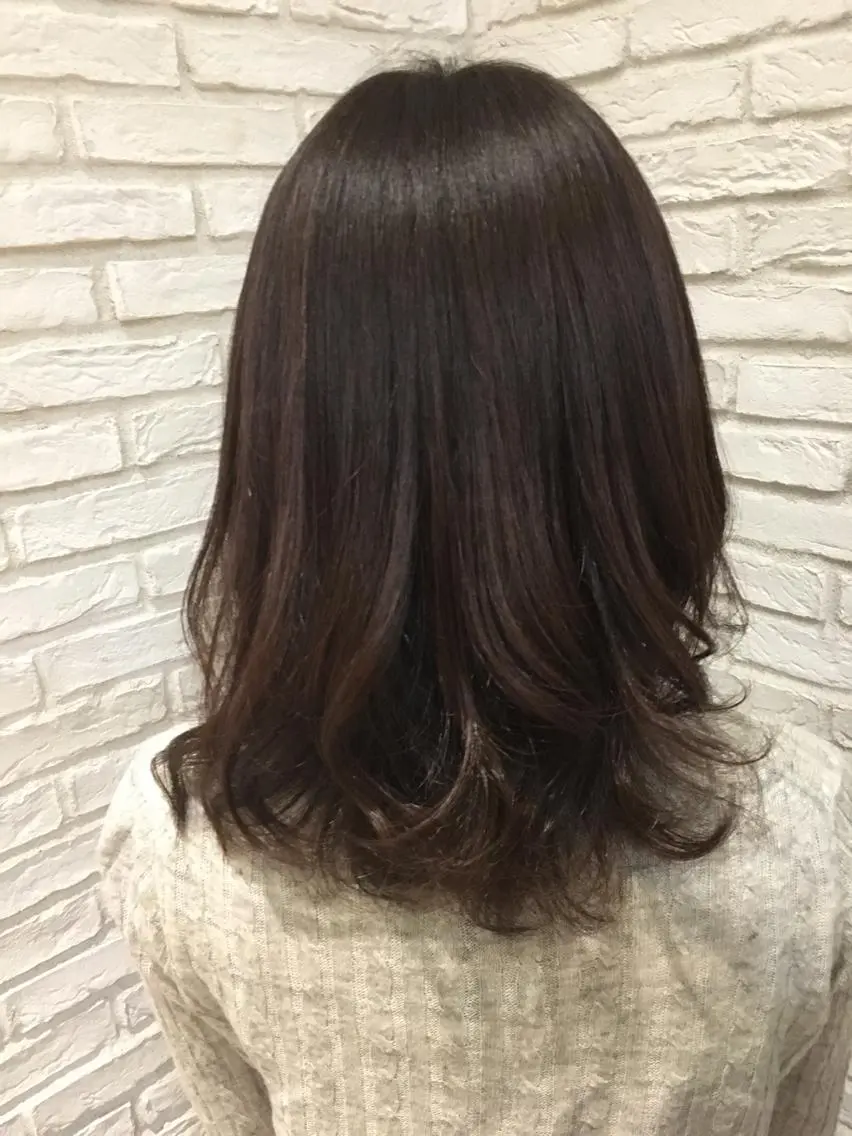 ミディアム カラー アッシュ ベージュカラー 鈴木 麻希のヘアスタイル