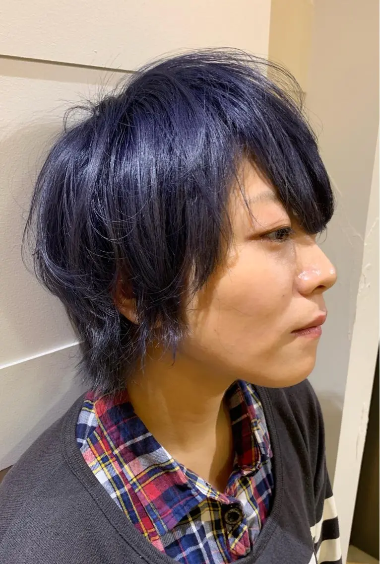 ショート カラー ブルーカラー ブルーグレー ウルフカット 船津武俊 フナツタケトシのヘアスタイル