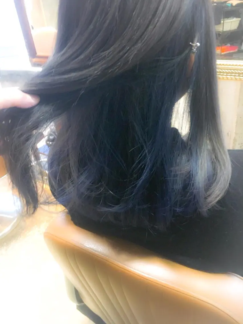セミロング カラー ダークグレー ダークグレージュ グレージュ ネイビーカラー 北條 優輝のヘアスタイル