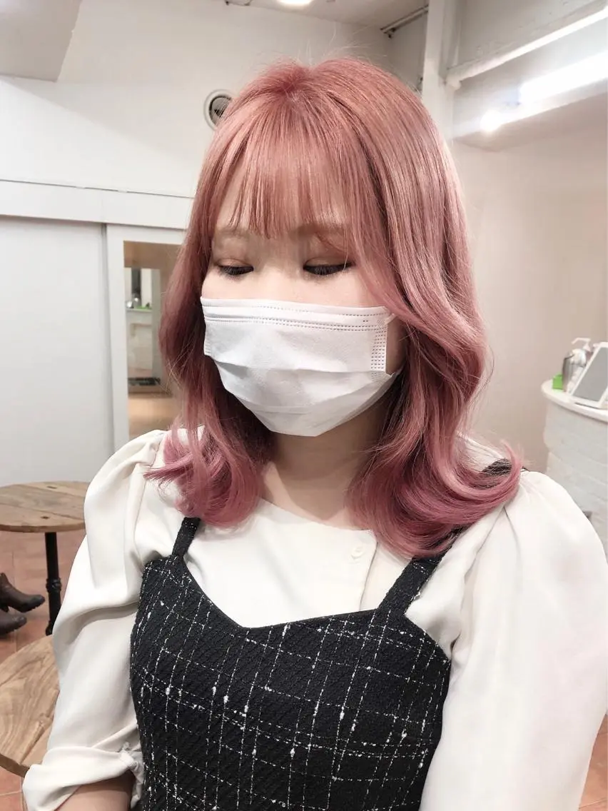 ミディアム 韓国風ヘア ヘアカラー トリートメント 韓国ヘア/レイヤー カット SAKURAのヘアスタイル