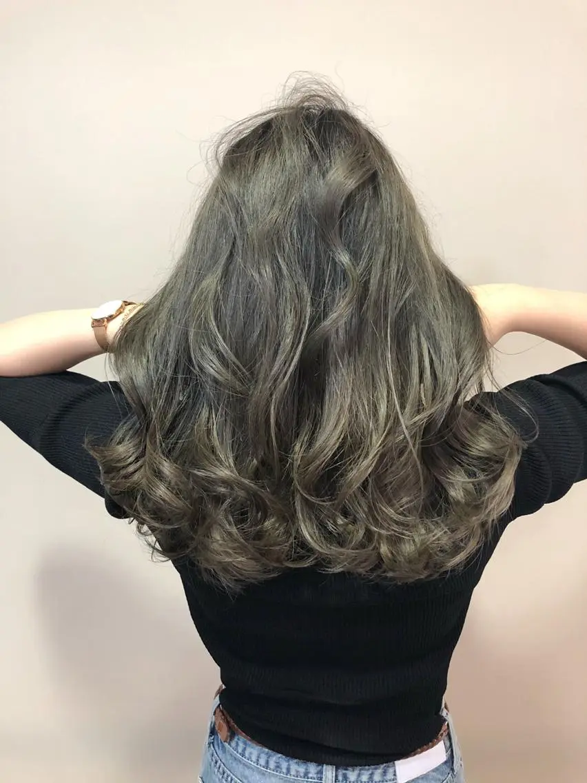 ロング カラー バレイヤージュ ブルーカラー ブルージュ グラデーションカラー ハイライトカラー 小顔カット✨ 透明感カラー/村上のヘアスタイル