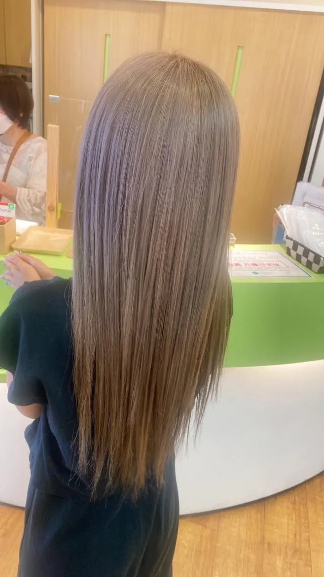 ロング 宇賀 芹加のヘアスタイル
