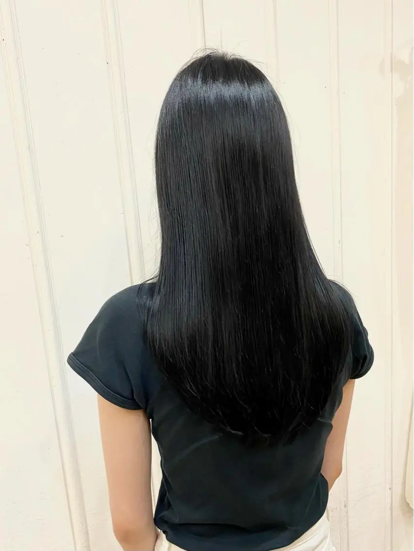 ロング カラー 黒髪 ブルーカラー ブルーブラック ショート& パーマ　坂本のヘアスタイル