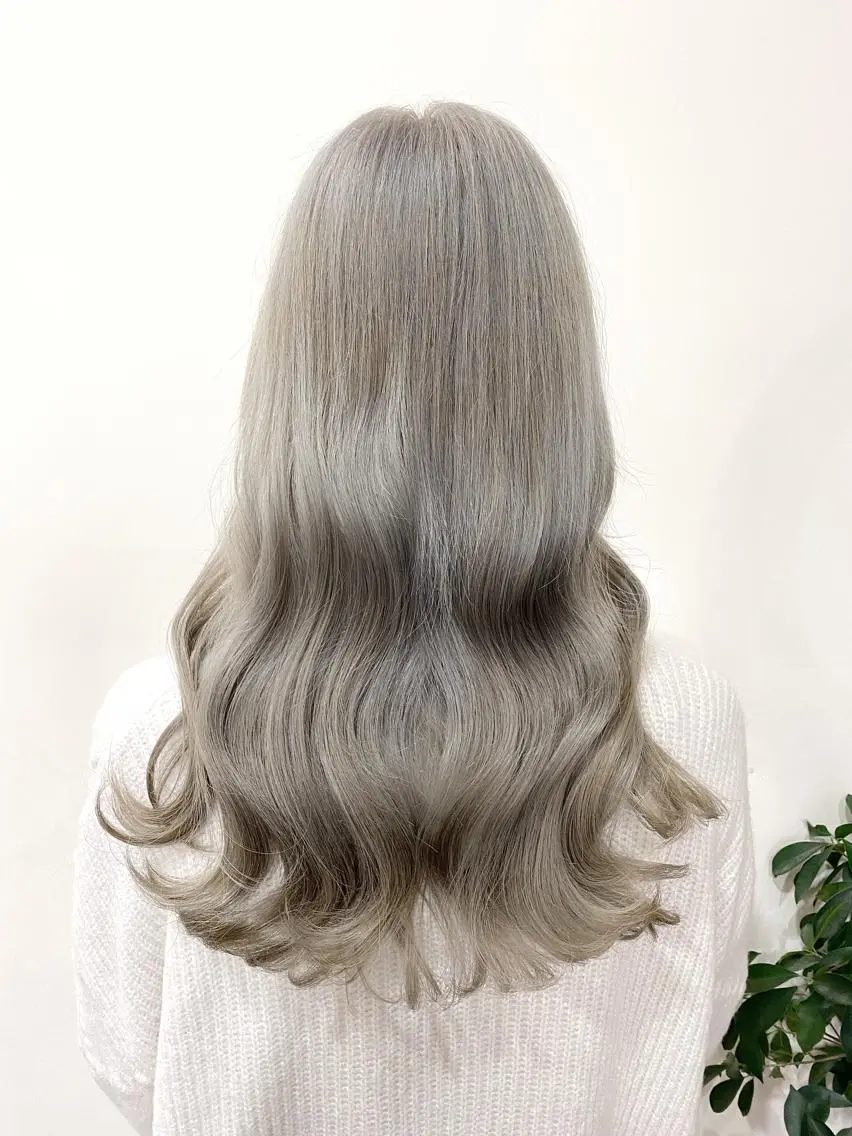 ロング カラー ヘアカラー トリートメント 服部 樹季のヘアスタイル