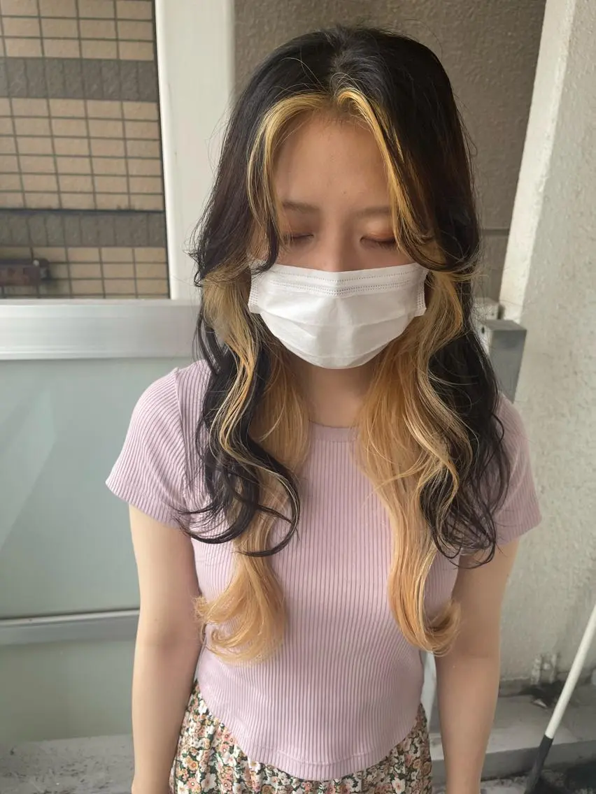 ロング カラー 岩谷/ブリーチ 🪽透明感カラーのヘアスタイル