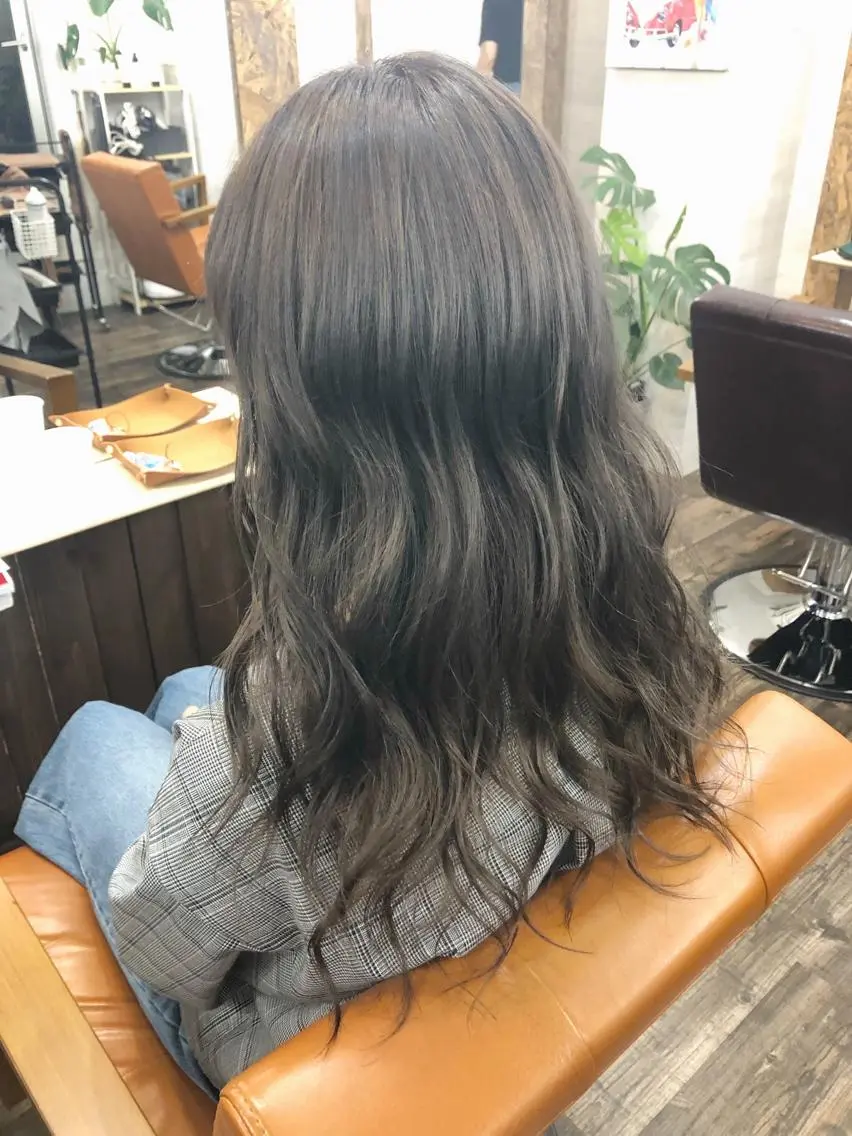 ロング カラー アッシュ ベージュカラー カット ヘアカラー 女性リピ90%🍨 🩷佐藤みずきのヘアスタイル