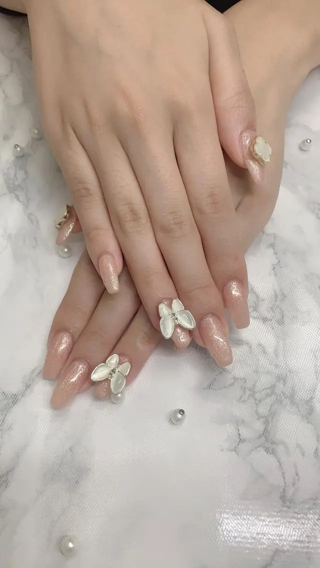 ネイル はな💎ネイル ワンホン、長さ出しのネイルデザイン