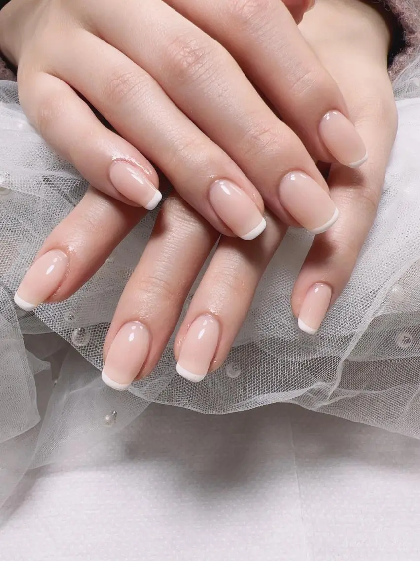 ミディアム カラー ネイル ベージュカラー フレンチネイル ハンドネイル Nail NaNaのネイルデザイン