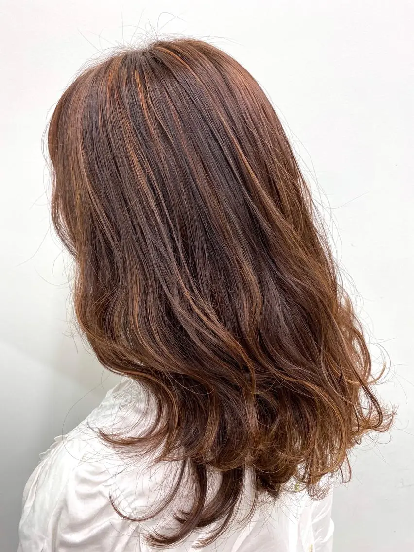 ロング カラー ハイライトカラー オレンジ ハイライト Unami MIHA☘️*゜のヘアスタイル
