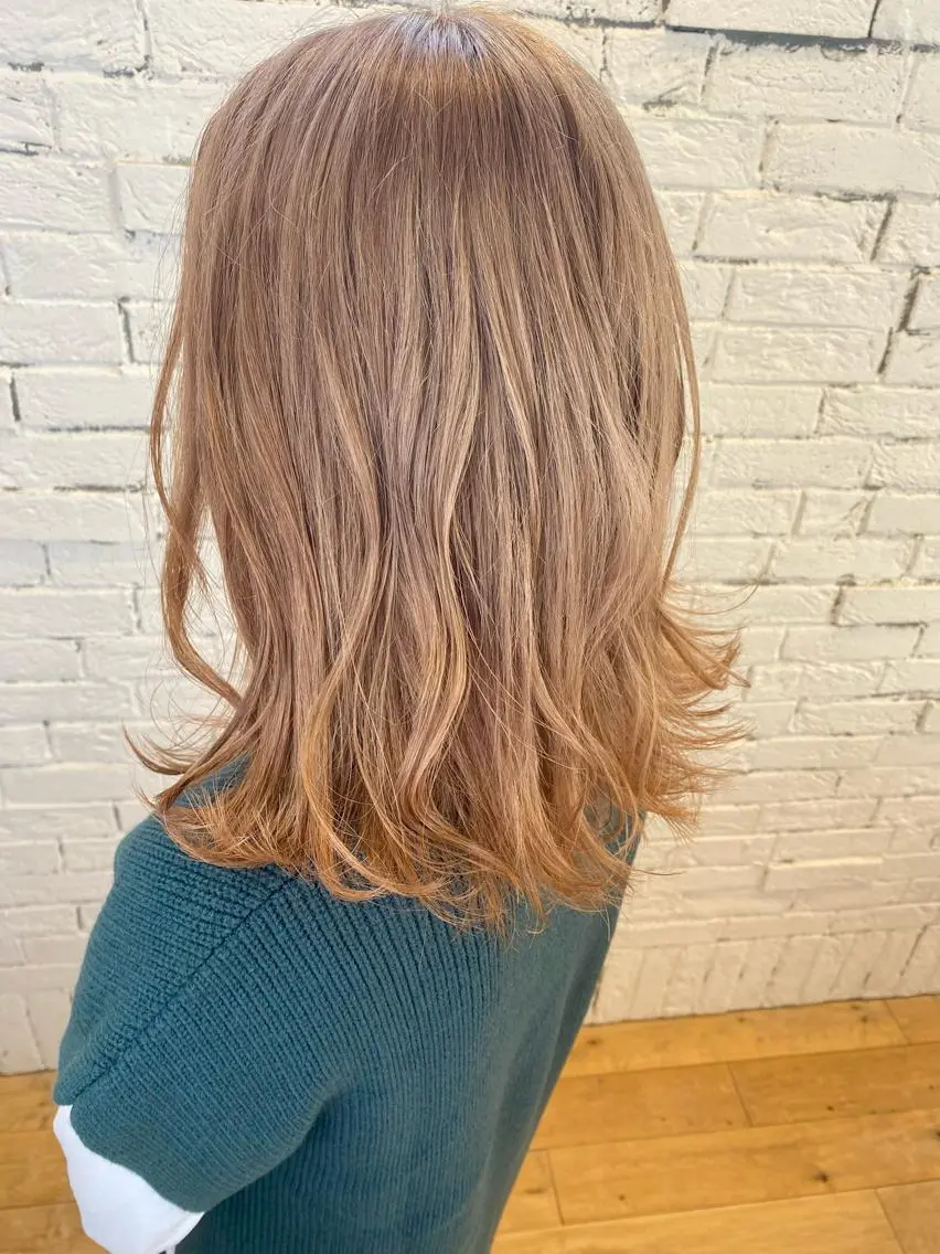 カラー 前田 輝のヘアスタイル