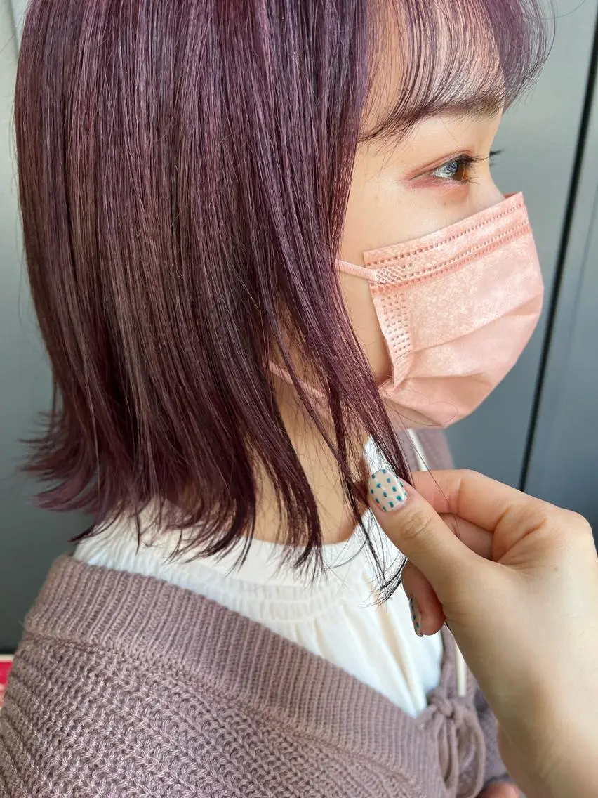 ショート カラー ヘアアレンジ 切りっぱなしボブ ピンクカラー ピンクパープル パープルカラー ボブ サナ🌱 切りっぱなしボブのヘアスタイル