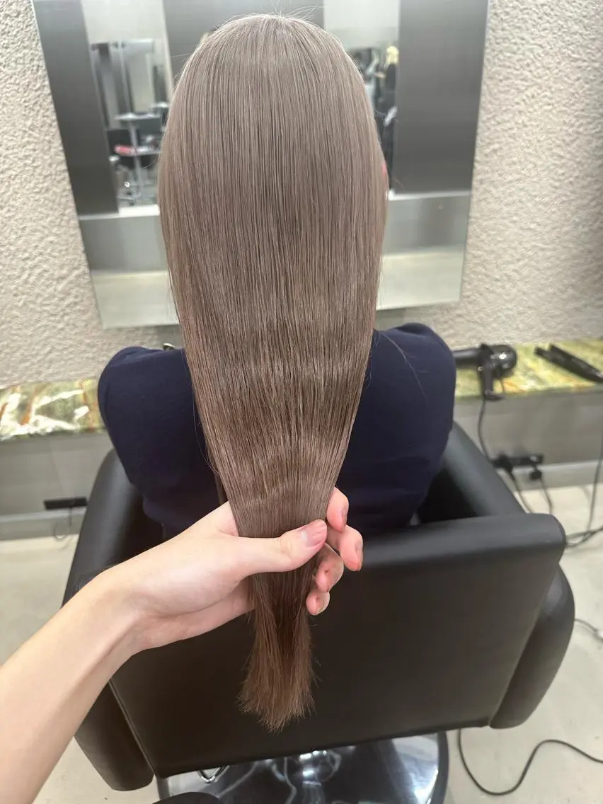 ミディアム カラー グレージュ ミルクティーグレージュ 鈴木/ボブ/ ミルクティー/ピンクのヘアスタイル